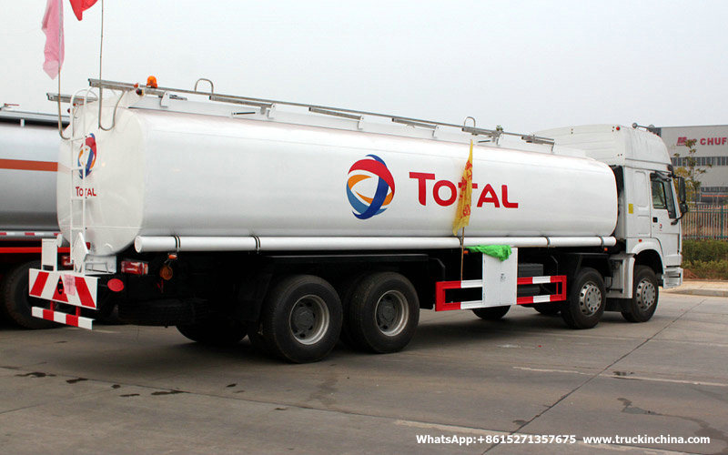 Sinotruck HOWO Fuel Tanker (Mobile Oil Refueling Bowser Truck 30cbm 8000 -10000Gallon)