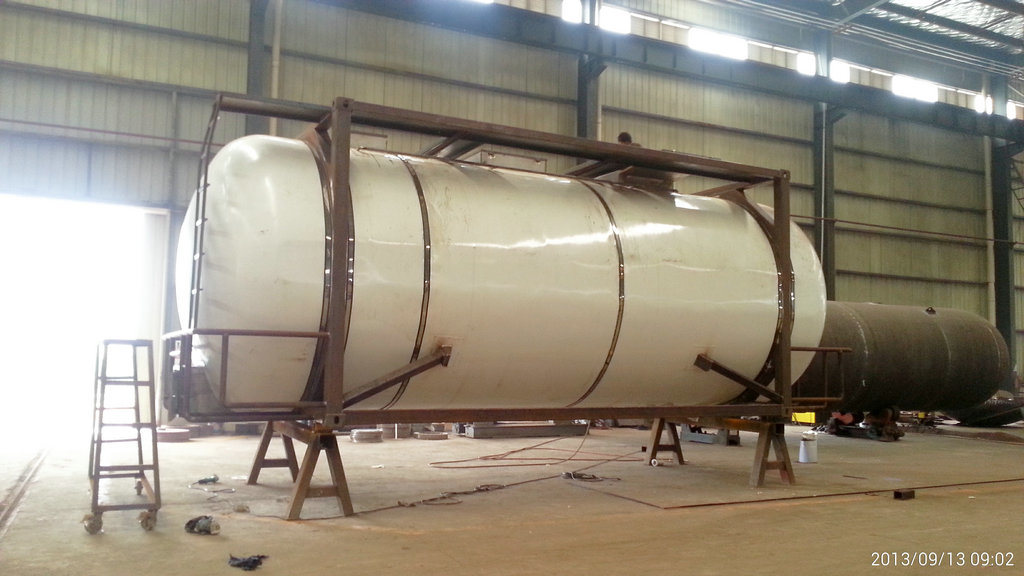 Horizontal Fuel Storage Tank for Petroleum Oil, Gasoline, Petrol, Diesel Steel Q235 or Q345. Q245. R20 Thinckness 5.6.8mm - 10.12mm Custermizing 1-100cbm