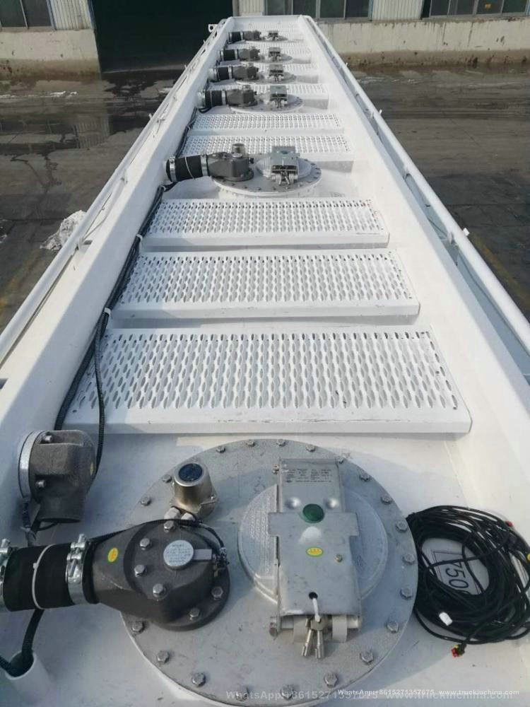 Straight Aluminum Tanker Trailer 40000L~45000L 3 Axle 6% Expansion