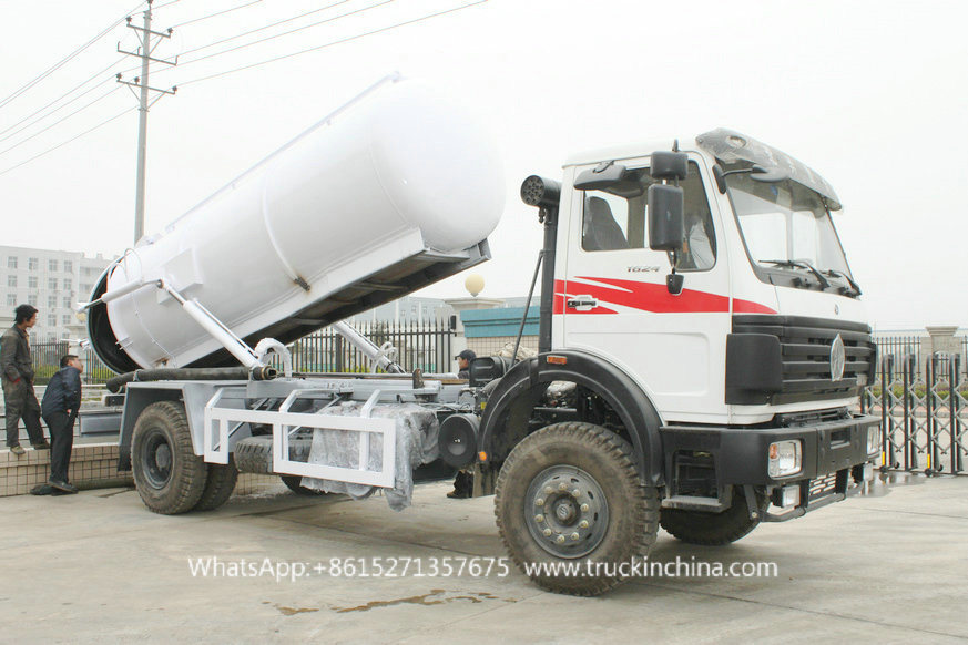 Beiben 4X4 off Road Vacuum Tanker Truck Sewage Pump Tanker