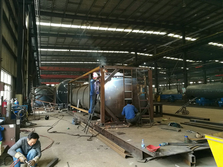 Custermizing Road ISO Tank Containers 40FT for Liquid Caustic Soda (Naoh Max 50%; Bleach Naocl 15% and Acid HCl 35%, 26000L-40, 000L