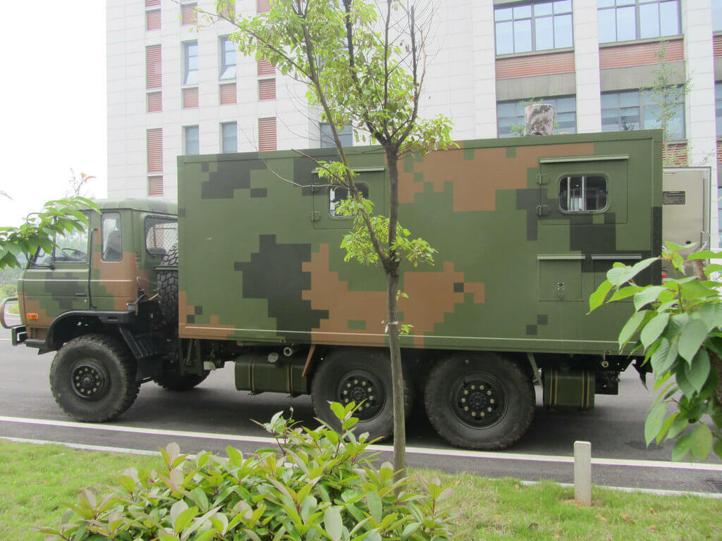 Military Troop Offroad 4X4 6X6 Mobile Camp Showers Vehicle for Satisfy 30 Soldiers Road Shower
