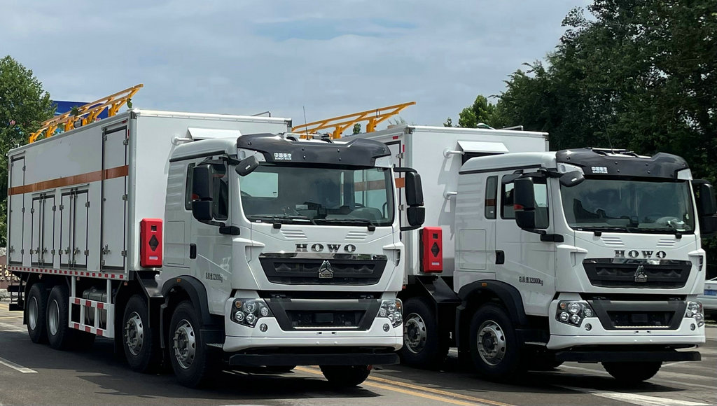 BCRH-15B charging Explosive Emulsion truck (3)_1