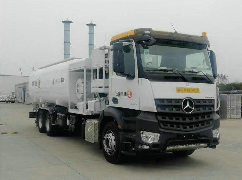 Benz Aircraft Refueler Truck (10)