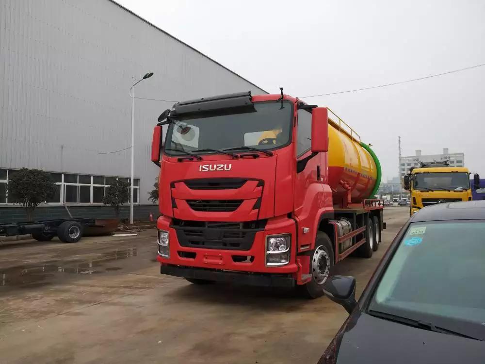 ISUZU Combined Sewer jetting vacuum trucks (20)