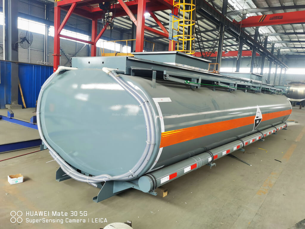 Lined PE tank 15cbm Hydrochloric acid lorry tanker (4)