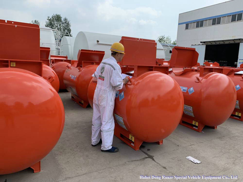 SPT un1838 titanium tetrachloride T20 portable tank (14)