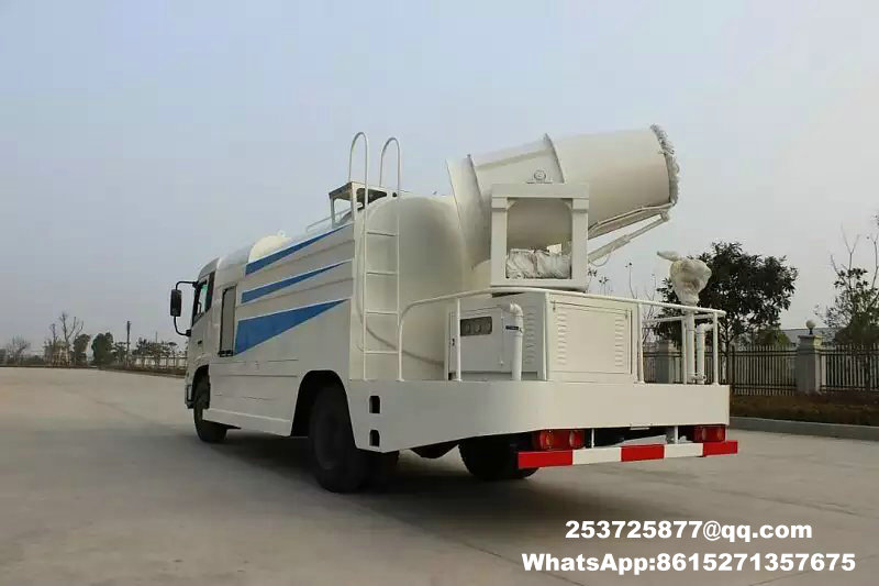  New Model 45-55m pesticide spraying Trucks 8000Liters Water Tank Truck with fog cannon