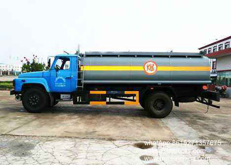 Dongfeng 4x2 Heavy Fuel Oil Truck Tanker Capacity 8CBM 2_1.jpg