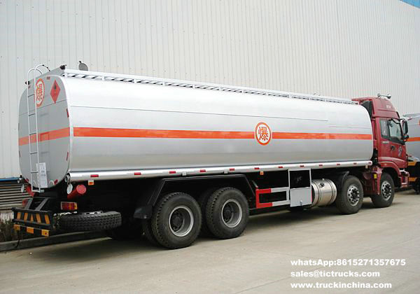 Foton 8x4Foton crude oil transport vehicle 30000L 