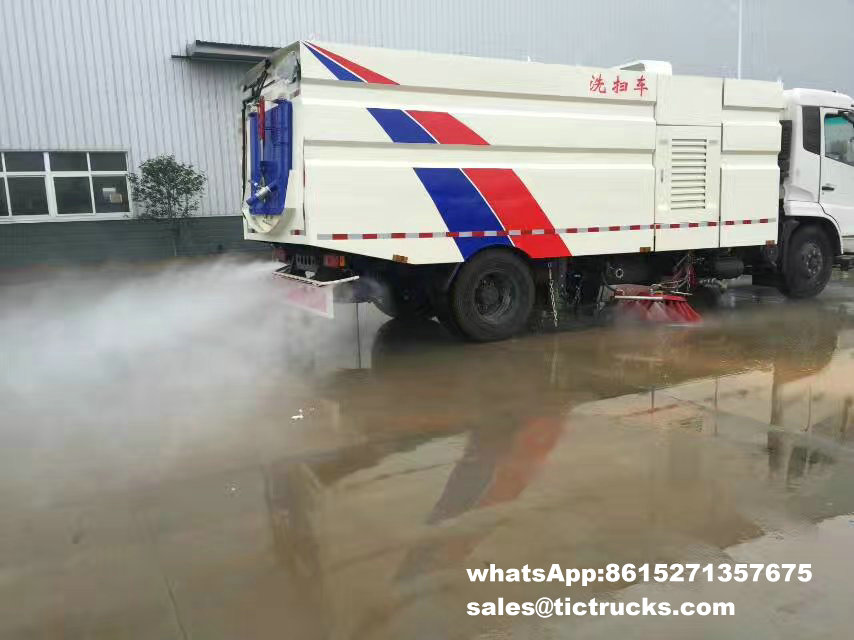 road sweeper-091-water-cleaning_1.jpg