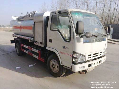 ISUZU 100PISUZU refueling vehicle