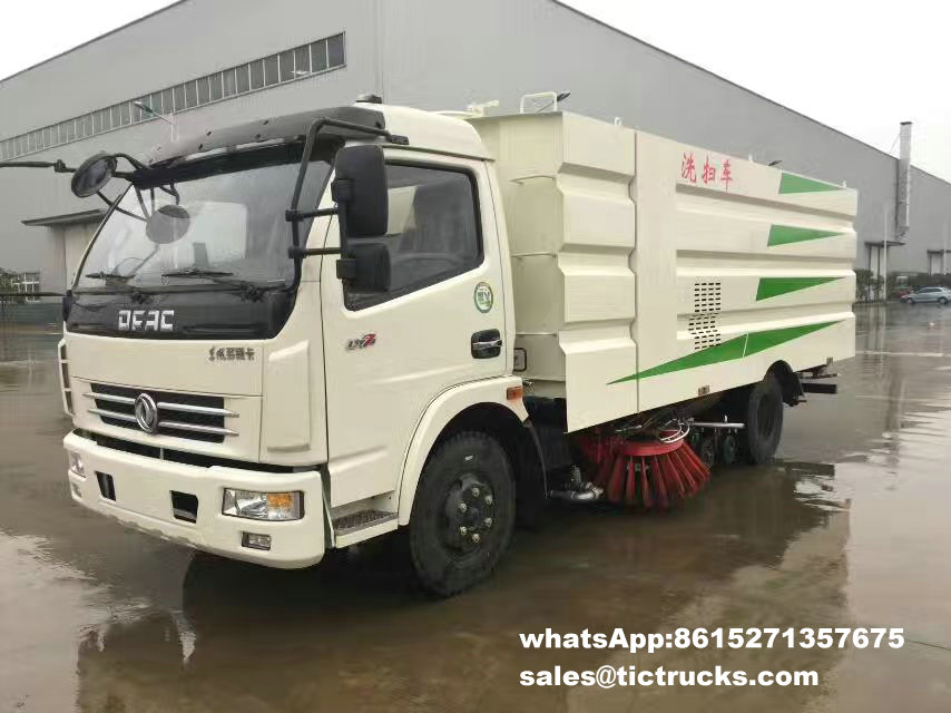 road sweeper-086-water-cleaning_1.jpg