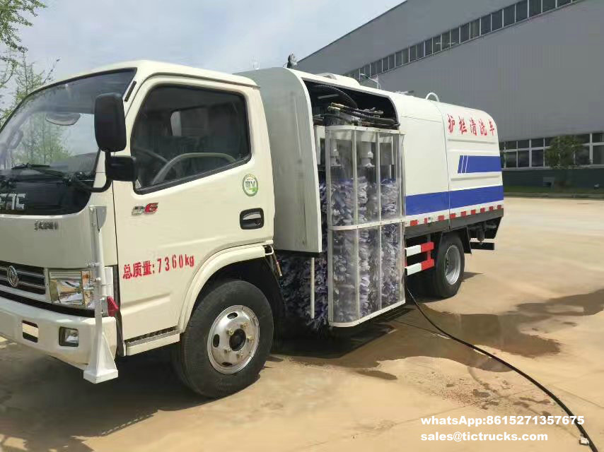 road sweeper-036-water-cleaning_1.jpg