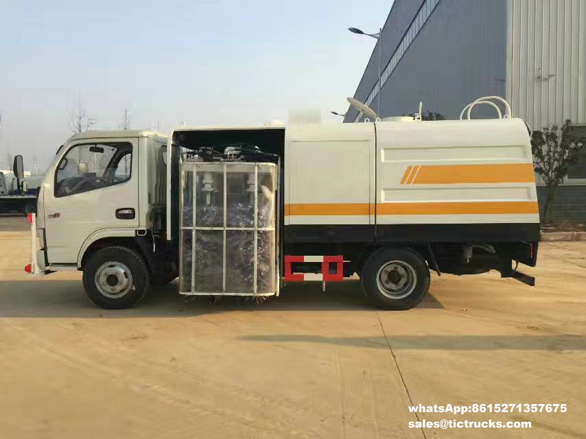 road fence cleaning truck-water-cleaning_1.jpg