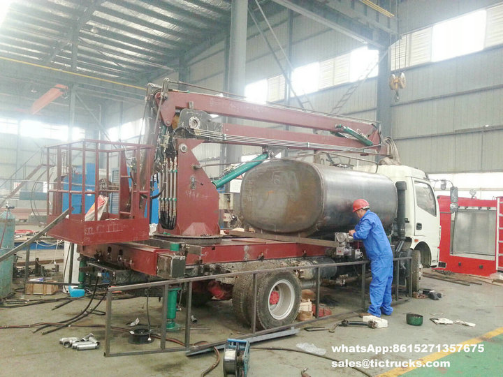 Aerial platform truck -13m-with-water tank