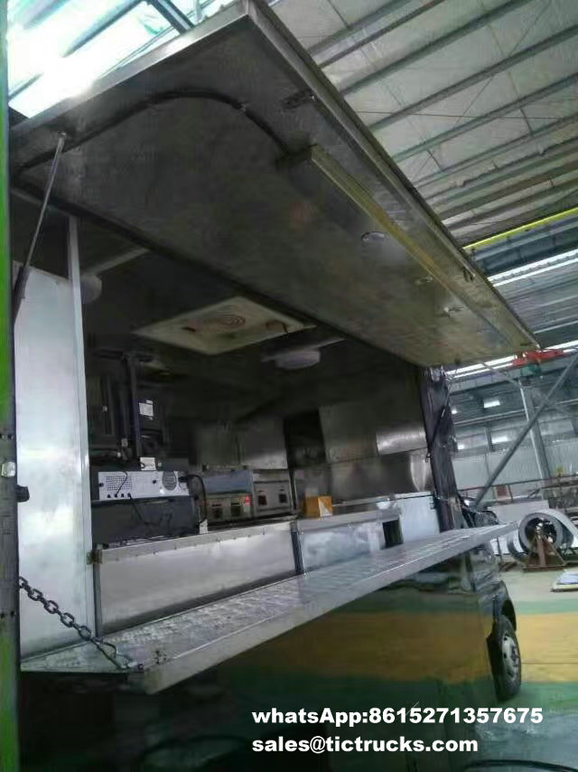 food van -070-food-cooking-Vehicle.jpg
