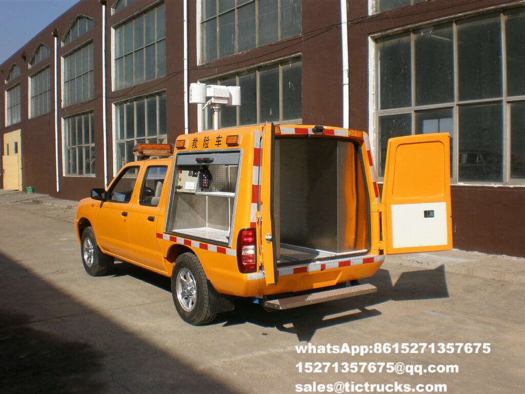 ISUZU Engineering Rescue pickup Truck 14.jpg