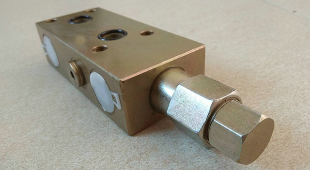 cylinder balancing valve-06-5330GF2