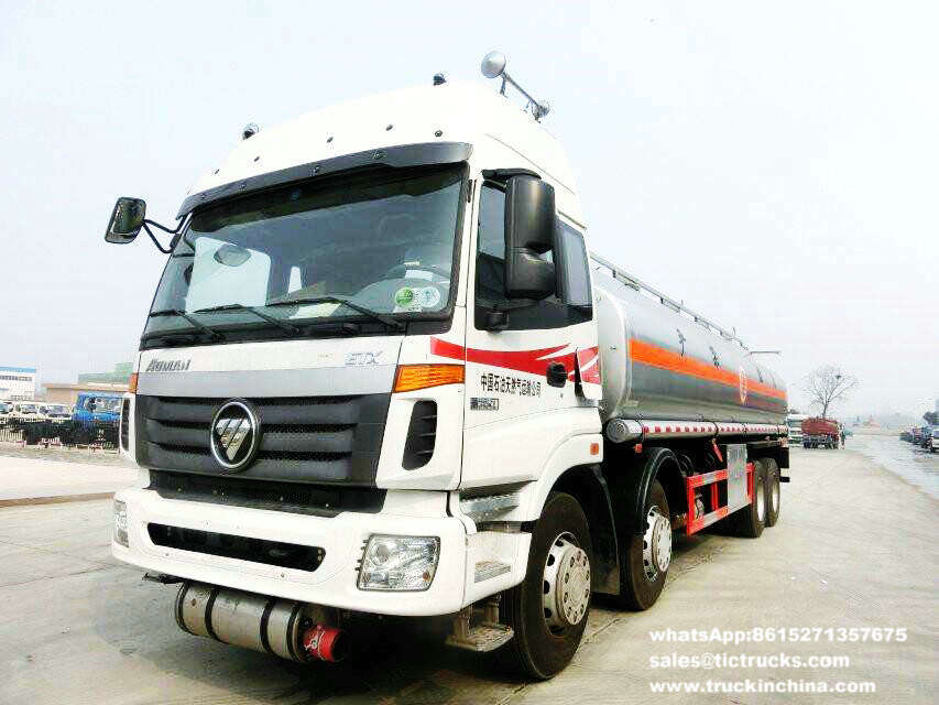 Foton 8x4Foton oil transport vehicle