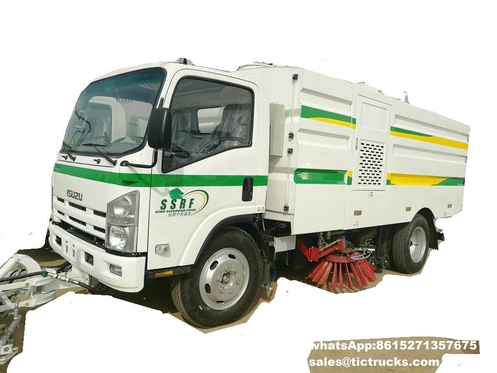 ISUZU vaccum sweeper truck -03.jpg