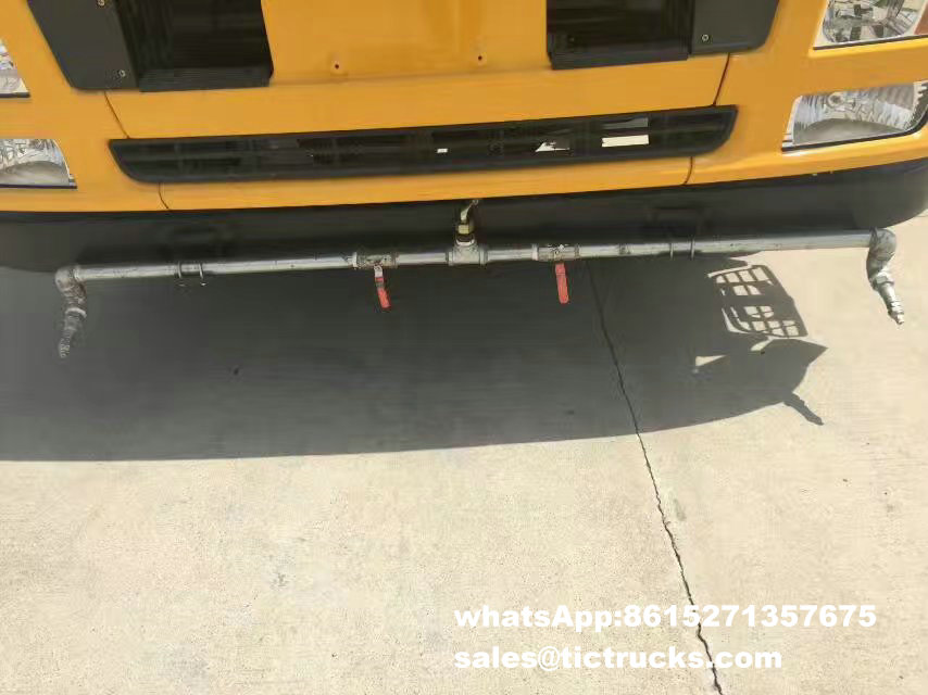 king Run road sweeper-002-water-cleaning_1.jpg