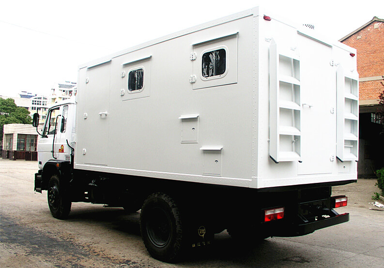 Offroad Mobile Hot Camp Showers Vehicle