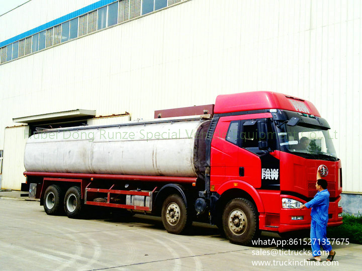 FAW J6 30000L water tank truck 8x4 
