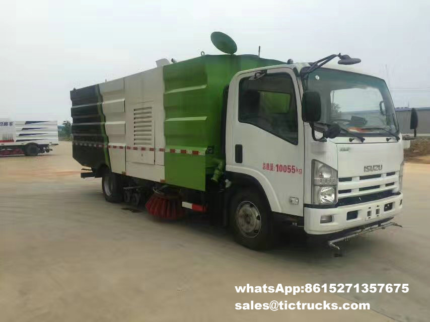 ISUZU road sweeper-002-water-cleaning_1.jpg