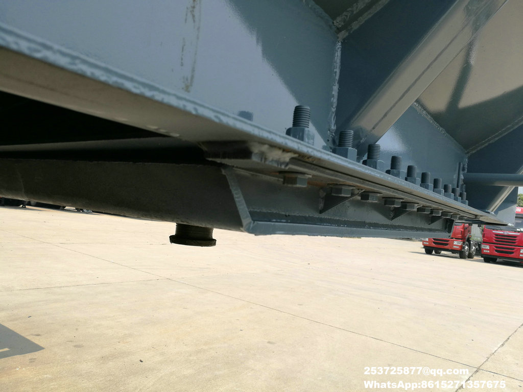 tri axles Hydrochloric acid -28000liter-.jpg