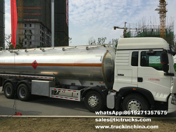 HOWO Aluminum fuel truck -16T-SINOTRUK HOWO 8x4 Fuel Tank_1.jpg