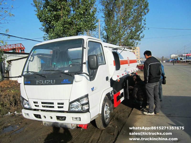 ISUZU oil transport vehicle 5000L 