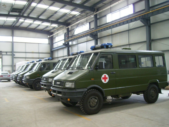  NJ2046SDD6 / NJ2045 IVECO 4WD Offroad Military AWD 4x4 Ambulance Mobile Clinic Vehicle 