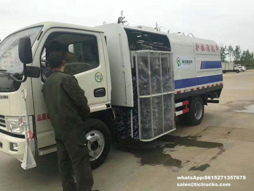 road fence cleaning truck-096- street sweeper.jpg