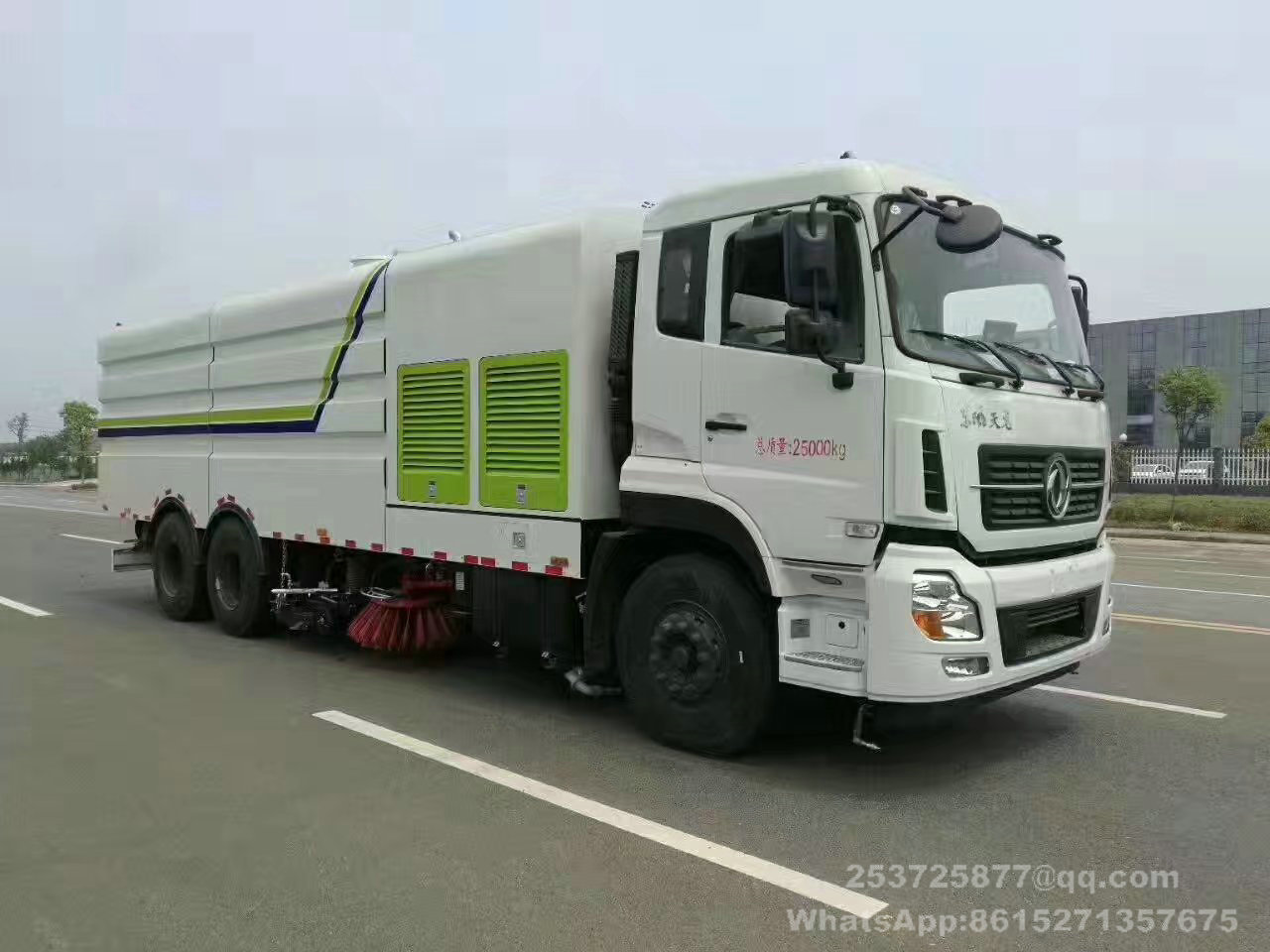 dongfeng road sweeper-15700liter_1.jpg
