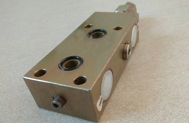 cylinder balancing valve-07-5330GF2