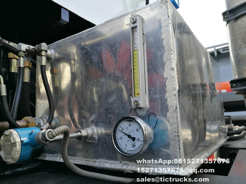 BeiBen Bulk explosive trucks-65T.jpg