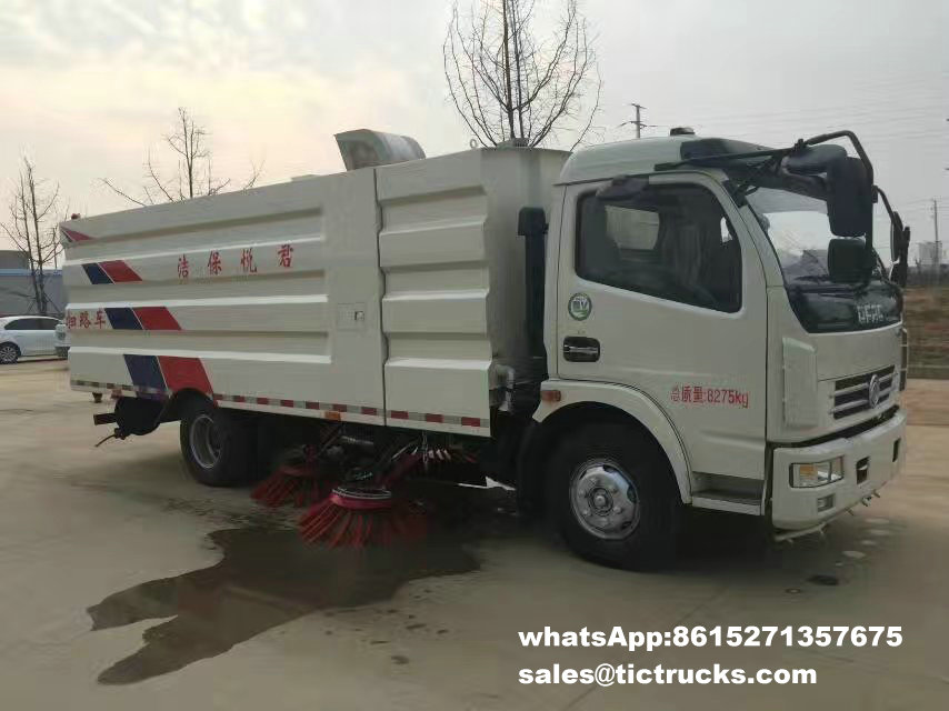 road sweeper-062-water-cleaning_1.jpg