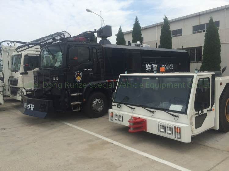 Aircraft tow tractors 18