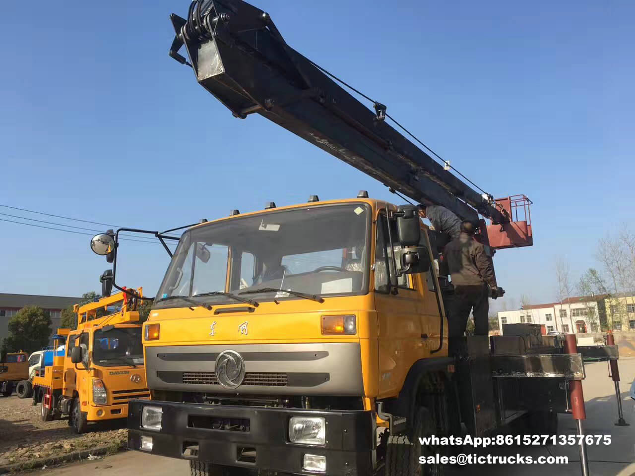 Aerial platform truck -20m_1.jpg