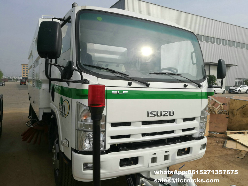ISUZU vaccum sweeper truck -05.jpg