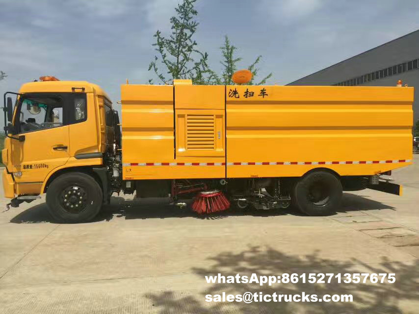 king Run road sweeper-005-water-cleaning_0001_1.jpg
