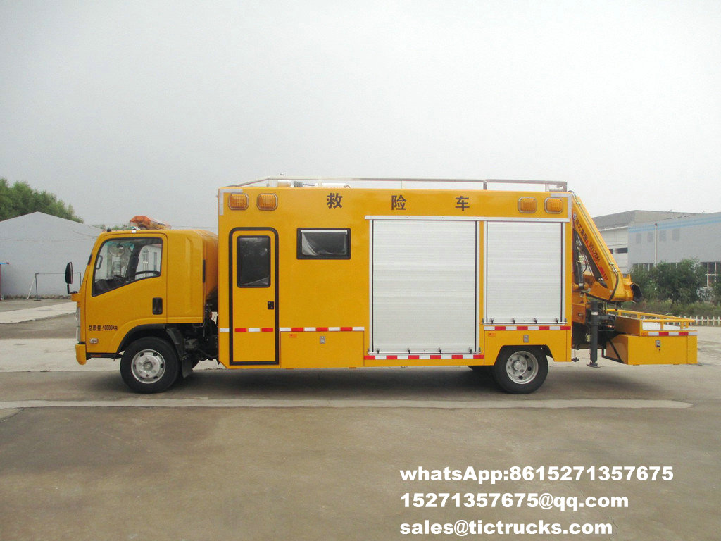 Rescue vehicle with Crane -25-ISUZU-700-truck_1.jpg