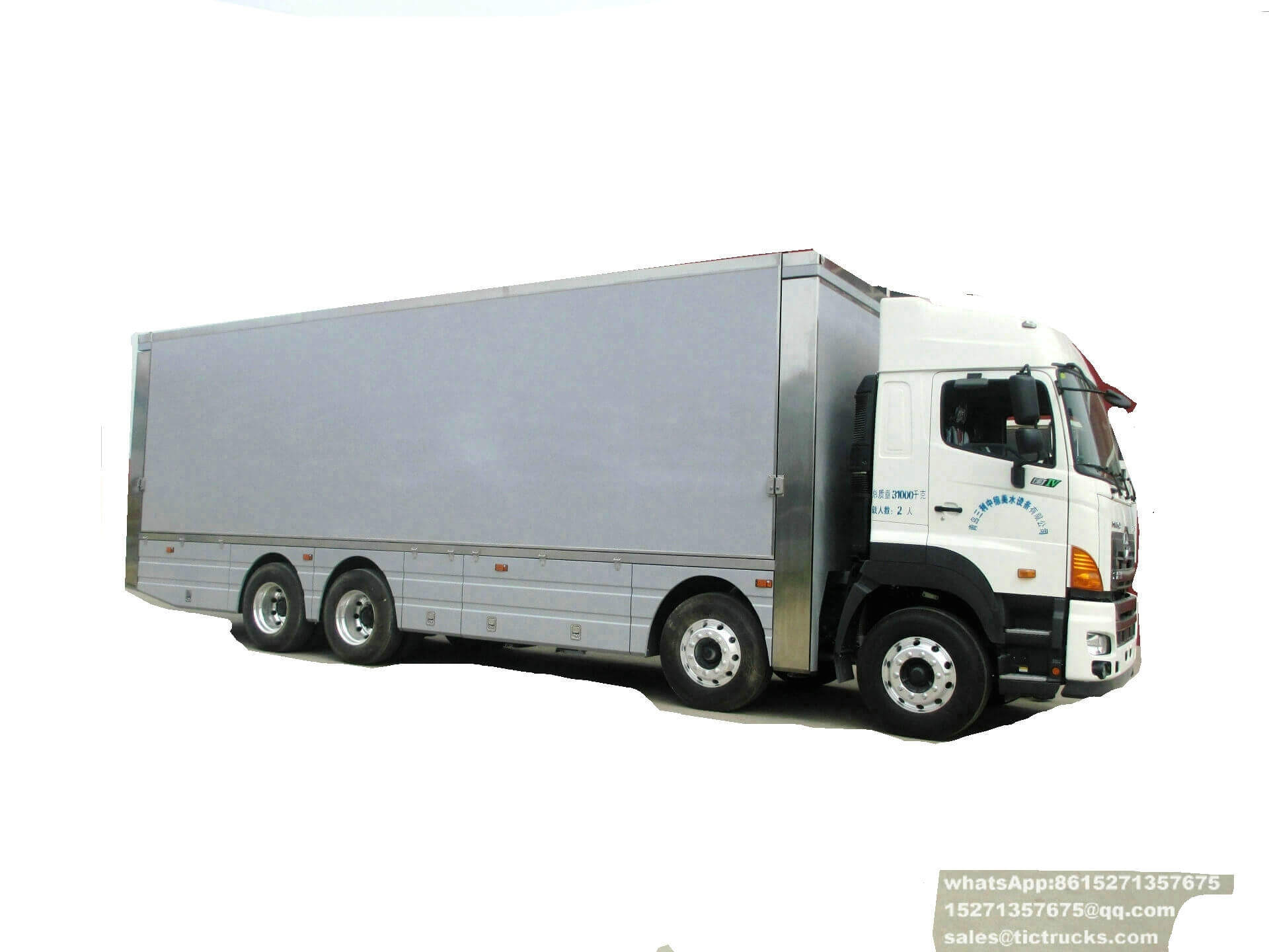 Project Rescue Publicity -19-HINO-700-truck_1.jpg