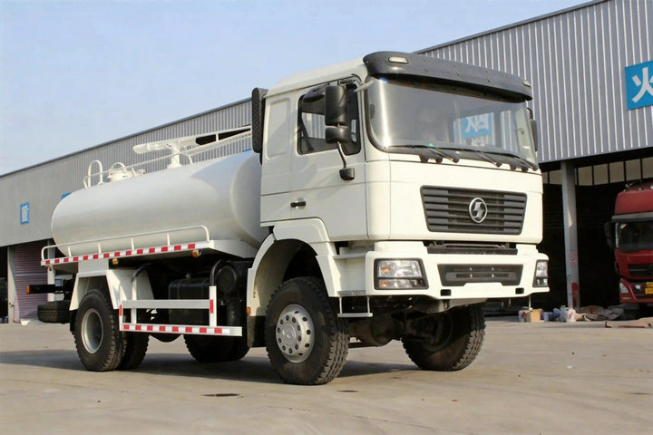 Shacman 4X4 AWD Cesspool Vacuum Septic Tank Truck 12m3