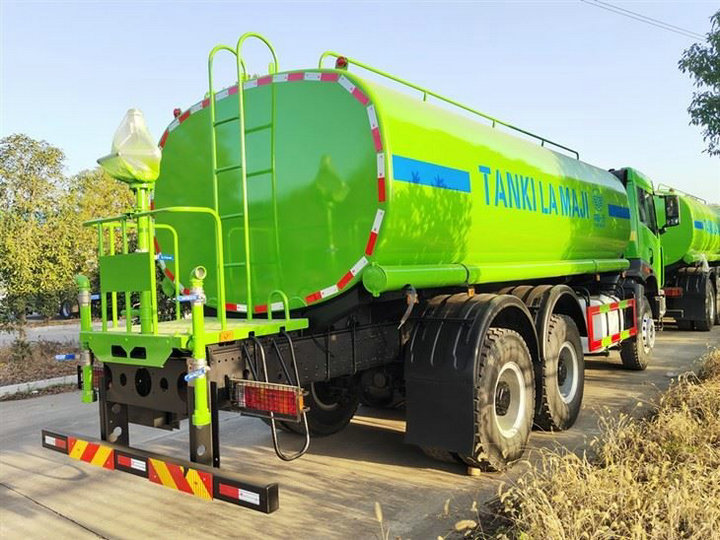 FAW Water Bowser trucks (9) FAW Water Bowser trucks (9)