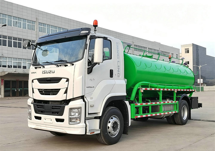 ISUZU FVR Septic Vacuum Truck (7)