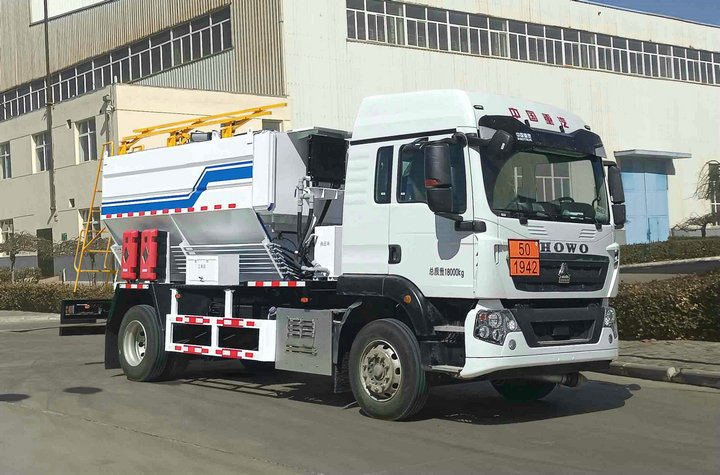 Heavy Emulsion ANFO explosives Truck (9)