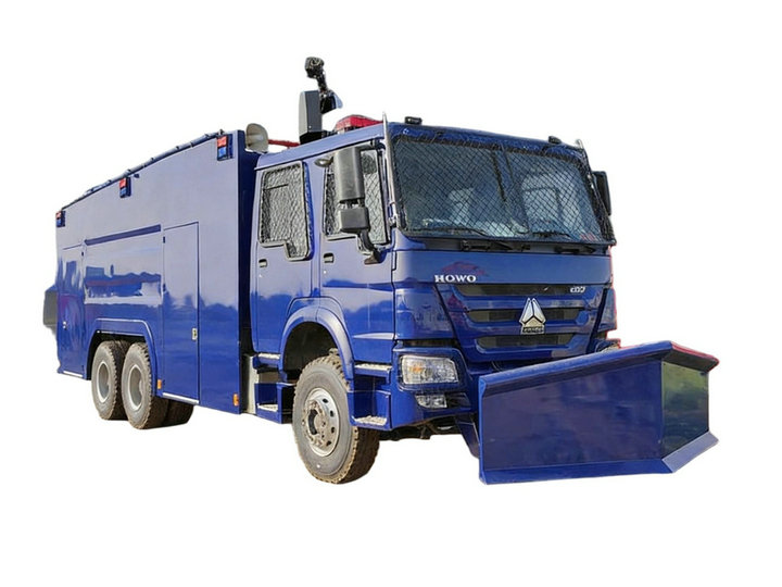 HOWO Anti Riot Water Cannon Vehicle 12000 Water +400 L Foam+ 100L Pepper Water