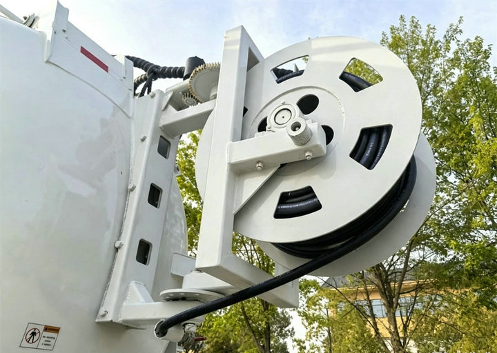 Isuzu Combination Sewer Vaccum Jetter Truck Flushing Cleaning 6000L Sewage+4000L Clean Water (7)